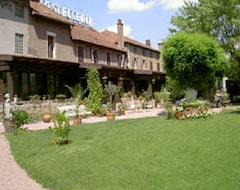 Khách sạn Hostellerie du Vieux Moulin (Autun, Pháp)