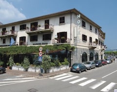 Hotel Giardino (Arona, Italy)