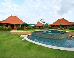 Khách sạn Three Monkeys Villas (Uluwatu, Indonesia)
