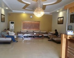 Khách sạn The First Hotel (Multan, Pakistan)