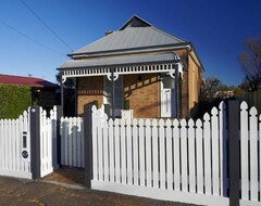 Toàn bộ căn nhà/căn hộ Prince Street Cottage - 1890'S Edwardian Gem (Orange, Úc)