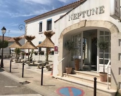 Hotel Le Neptune En Camargue (Saintes-Maries-de-la-Mer, Fransa)