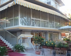 Khách sạn Hotel Donatello (Cesenatico, Ý)