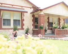 Two Cow Cottage Bed & Breakfast (Keith, Australia)