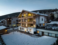 Hotel Residence Tombla (St. Ulrich, Italy)