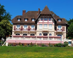 Hotelli Chateau De La Tour (Rivarennes, Ranska)