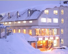 Khách sạn New Bernina (Otari, Nhật Bản)