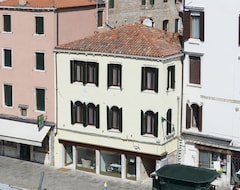 Khách sạn Leone Hotel (Venice, Ý)