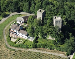 Otel Burg Windeck (Bühl, Almanya)