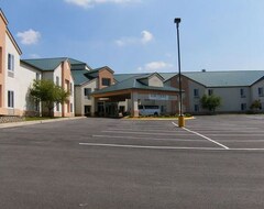 Hotel Quality Suites Kansas City International Airport (Weatherby Lake, USA)