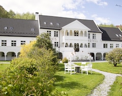 Hotel Tørvis (Luster, Norway)