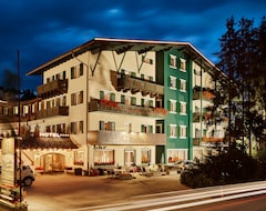 Dolomites Wellness Hotel Savoy (La Villa, Italy)