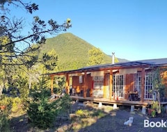 Entire House / Apartment Bajo La Cruz Del Sur (Melipueco, Chile)