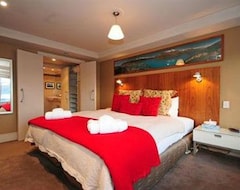 Hotel Chambers City Centre Penthouse (Queenstown, New Zealand)