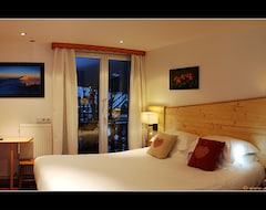 Hotel Logis - La Roseraie (Villard-de-Lans, France)