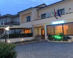 Khách sạn Santa Lucia (Cascina, Ý)