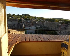 Cijela kuća/apartman Cozy House From The 16th Century With A Sunny Loggia Over The Roofs Of The City (Montagnac, Francuska)