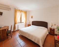 Khách sạn Hotel La Corte di Lurago (Lurago d'Erba, Ý)