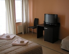 Khách sạn Guest House A-More (Zelenogradsk, Nga)