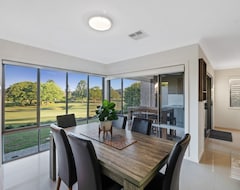 Toàn bộ căn nhà/căn hộ Fairway Village @ Windaroo Lakes Golf Club (Springwood, Úc)