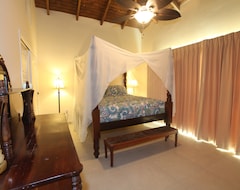 Khách sạn Hotel Pasanggrahan Royal Guesthouse (Philipsburg, Sint Maarten)