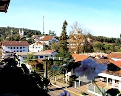 Khách sạn Alpenrose (Treze Tílias, Brazil)
