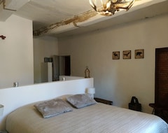 Hotel Room In Village House (Serinjan-di-Komtat, Francuska)