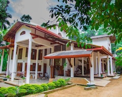 Hotel Aqua Nillambe (Kandy, Sri Lanka)