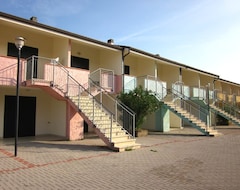 Hotel Long Beach Village Residence Sul Mare Spiaggia Privata Inclusa (Ravenna, Italija)