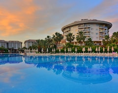 Hotel Seaden Sea World Resort & Spa (Kizilagac, Turquía)