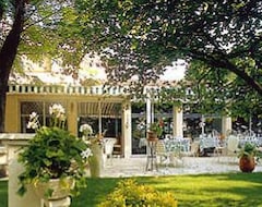 Hotel Au Bien- Etre (Villecroze, France)