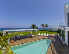 Hotelli Pran35 Beachfront Dream Villa (Protaras, Kypros)