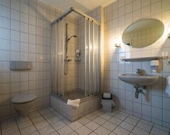 Khách sạn Comfort Double Room, Shower, Toilet - Hotel Zur Post (Pirna, Đức)