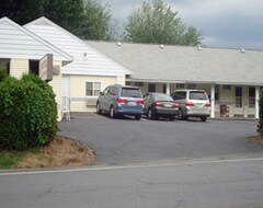Budget Host Mel-Dor Motel (New Berlinville, USA)