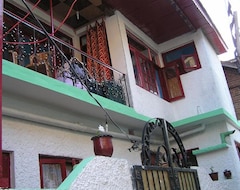 Hotel Howrah Guest House (Srinagar, India)