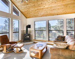 Hotel Beautiful Townhome W/ Deck & Gas Fireplace - Close To Country Club & Skiing! (Angel Fire, USA)