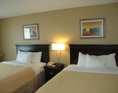 Hotel Country Inn & Suites by Radisson, West Bend, WI (West Bend, USA)