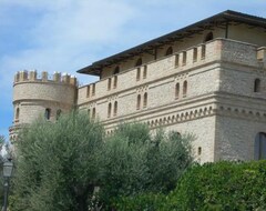 Hotel Castello di Septe (Mozzagrogna, Italy)