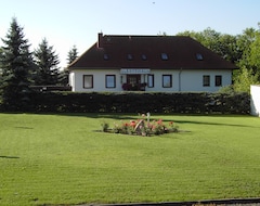 Khách sạn Gästehaus Hess (Güstrow, Đức)