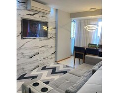 Entire House / Apartment Cobertura Encantadora Com Jacuzzi (Vila Velha, Brazil)