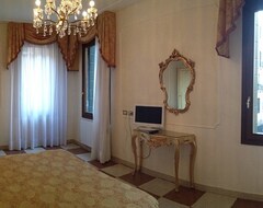 Otel At Leonard (Venedik, İtalya)