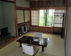 Ryokan Onsen Guesthouse -Sakaeya- (Shizukuishi, Japonya)