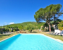 Toàn bộ căn nhà/căn hộ Unique villa with private swimming pool, extensive grounds and luxury finishing (Capolona, Ý)