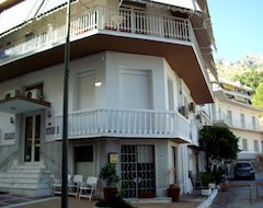 Hotel Bretagne (Loutraki, Greece)