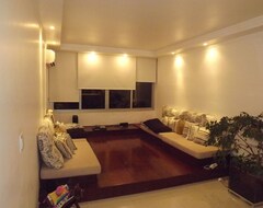 Entire House / Apartment Charmoso, ConfortÁvel, Completo E Com Garagem Coberta. (Guarujá, Brazil)