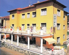 Khách sạn Hotel Dora (Lévanto, Ý)