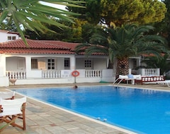 Hotel Villa Christina (Vromolimnos, Greece)
