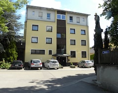 Khách sạn Dechbettener Hof (Regensburg, Đức)