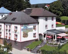 Hotel Parzer (Pressbaum, Austria)