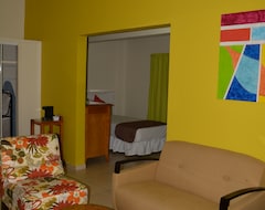 Hotelli Alicia'S Inn (Philipsburg, Sint Maarten)